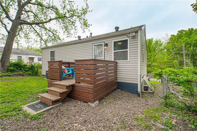 2519 W 40th Avenue, Kansas City, KS 66103