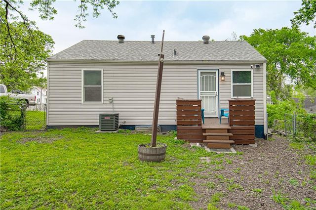 2519 W 40th Avenue, Kansas City, KS 66103