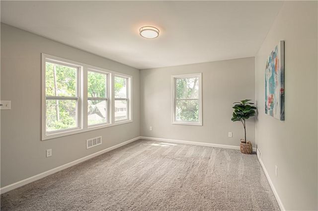 2519 W 40th Avenue, Kansas City, KS 66103