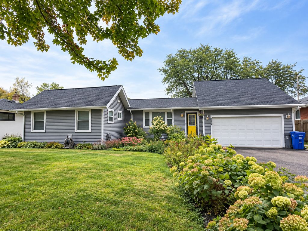 2398 Stewart Avenue, Saint Paul, MN 55116 — photo 2