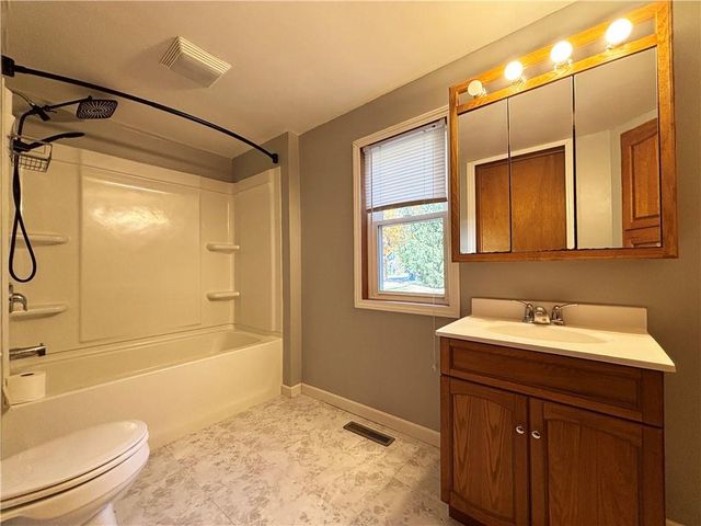 331 Phipps Avenue, Rice Lake, WI 54868