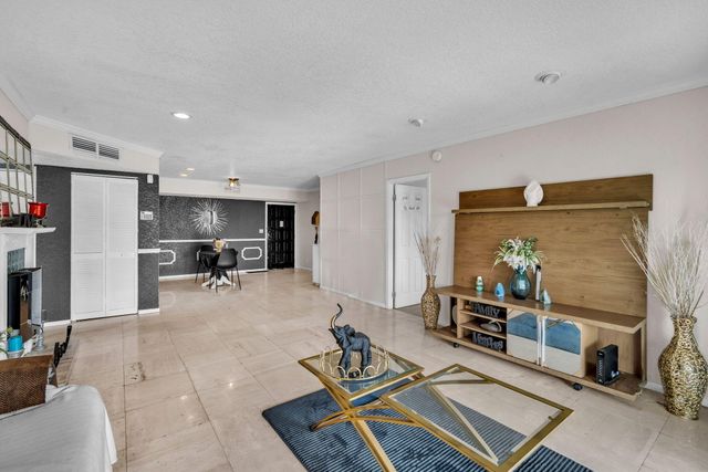 6361 N Falls Cir Drive 408, Lauderhill, FL 33319