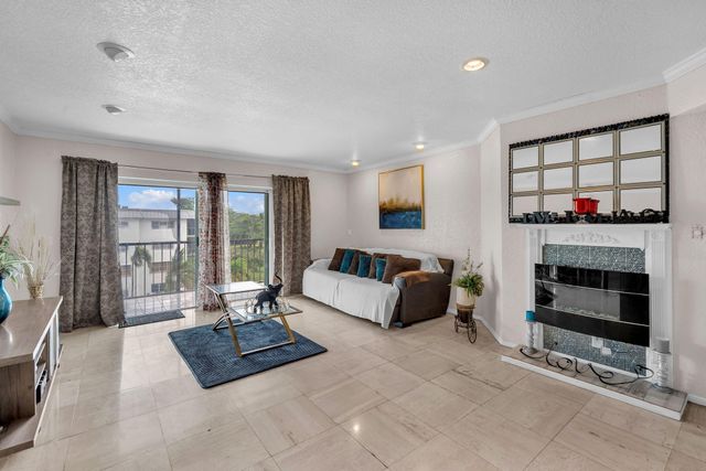 6361 N Falls Cir Drive 408, Lauderhill, FL 33319