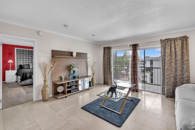 6361 N Falls Cir Drive 408, Lauderhill, FL 33319