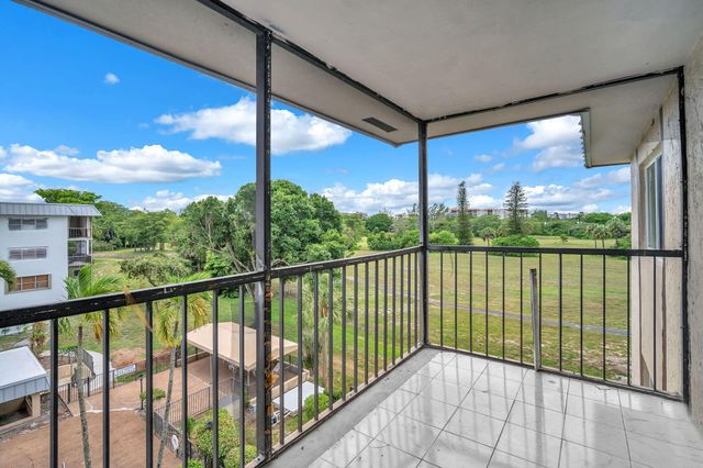 6361 N Falls Cir Drive 408, Lauderhill, FL 33319