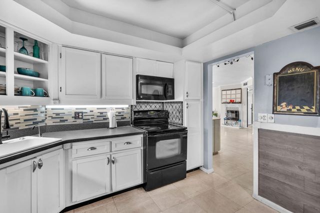 6361 N Falls Cir Drive 408, Lauderhill, FL 33319