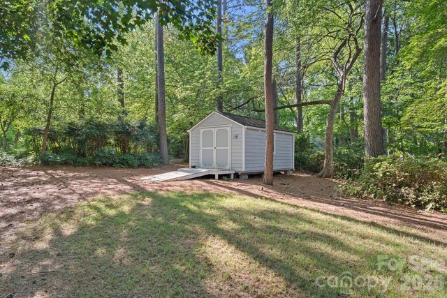121 Lake Pine Road, Mooresville, NC 28117