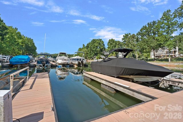121 Lake Pine Road, Mooresville, NC 28117