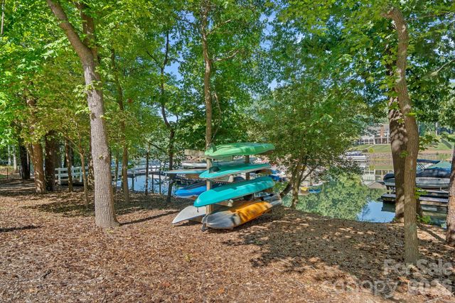 121 Lake Pine Road, Mooresville, NC 28117