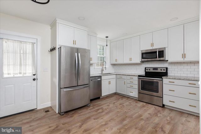 5655 STRASBURG RD, Strasburg, VA 22657