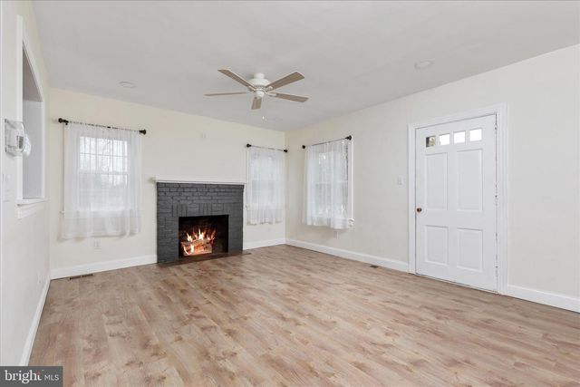 5655 STRASBURG RD, Strasburg, VA 22657