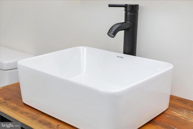 5655 STRASBURG RD, Strasburg, VA 22657