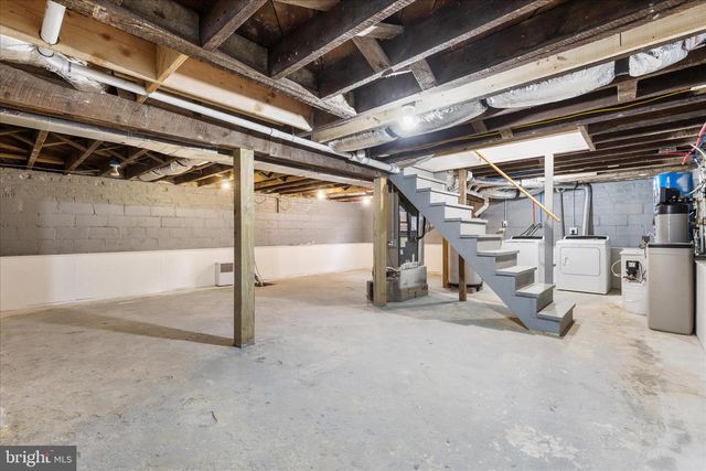 5655 STRASBURG RD, Strasburg, VA 22657