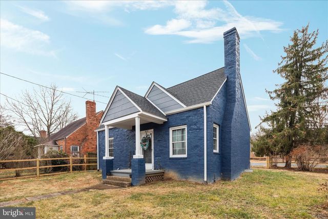 5655 STRASBURG RD, Strasburg, VA 22657