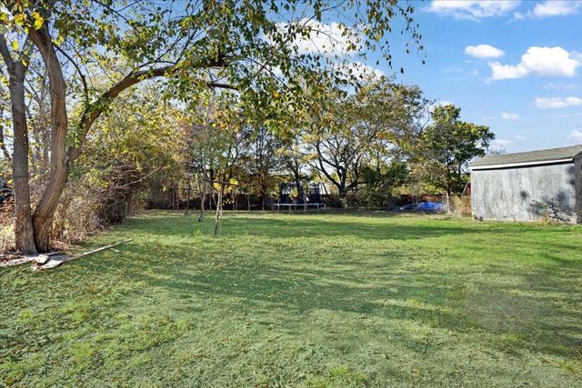 203 S Carter Street, Whitewright, TX 75491