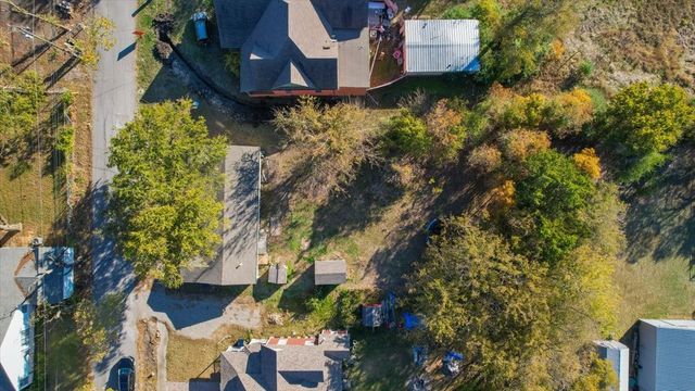 203 S Carter Street, Whitewright, TX 75491