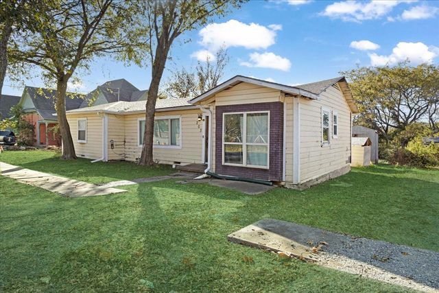 203 S Carter Street, Whitewright, TX 75491