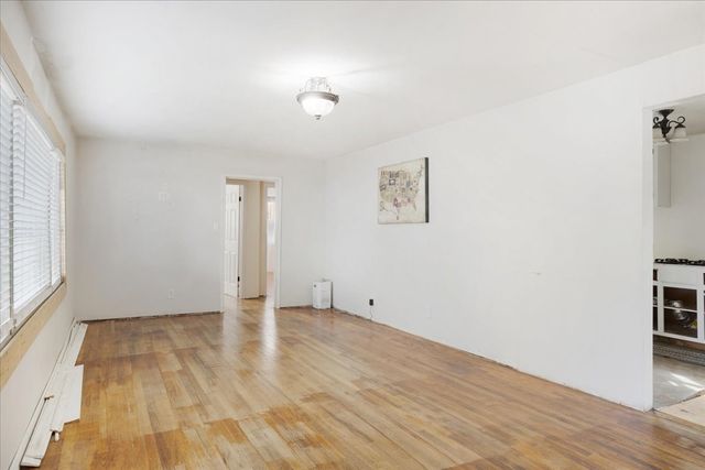 203 S Carter Street, Whitewright, TX 75491