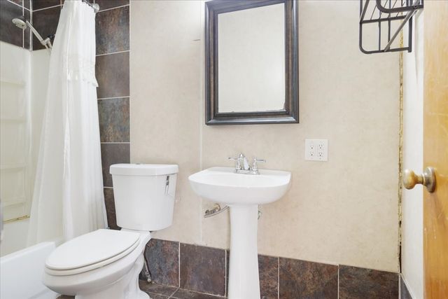 203 S Carter Street, Whitewright, TX 75491