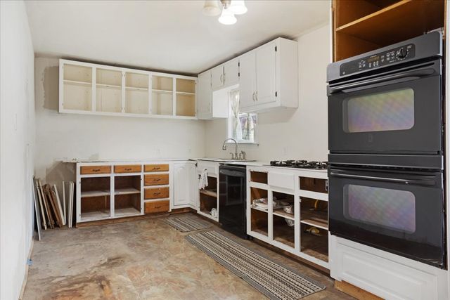 203 S Carter Street, Whitewright, TX 75491