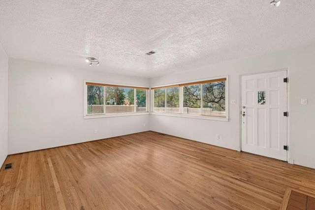 1010 Princeton Drive SE, Albuquerque, NM 87106