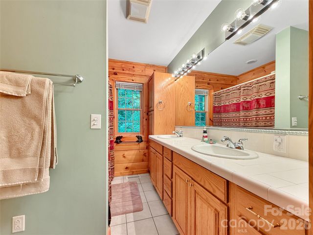 219 Red Maple Lane, Boone, NC 28607