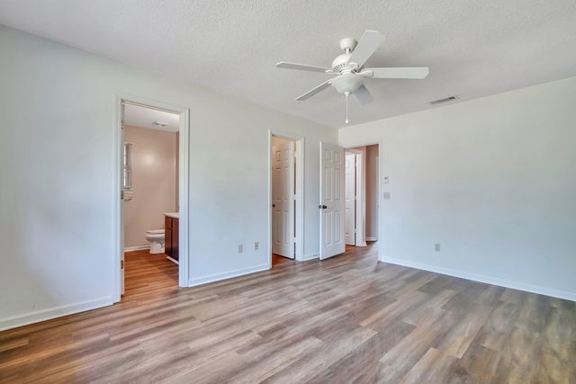 1501 Woodcrest Circle, Hinesville, GA 31313
