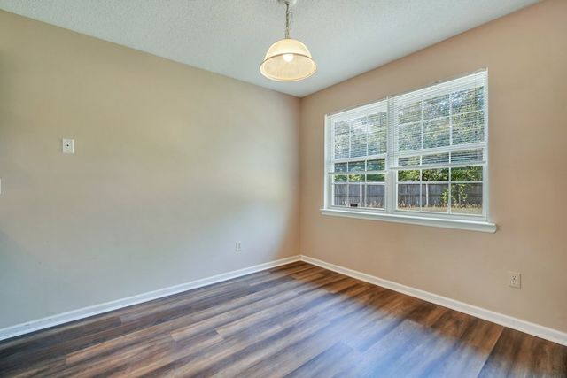 1501 Woodcrest Circle, Hinesville, GA 31313