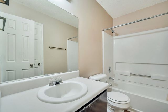1501 Woodcrest Circle, Hinesville, GA 31313