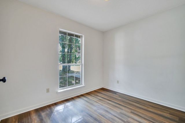 1501 Woodcrest Circle, Hinesville, GA 31313