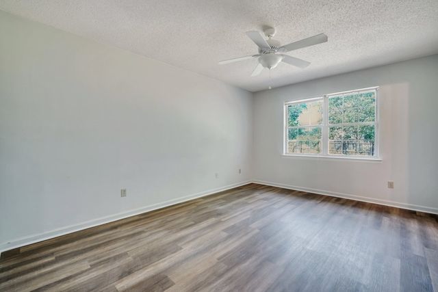 1501 Woodcrest Circle, Hinesville, GA 31313