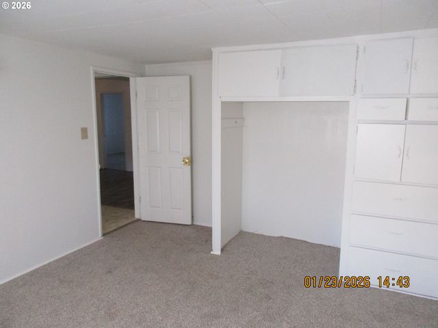 180 E SECOND Ave, Sutherlin, OR 97479