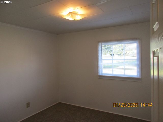 180 E SECOND Ave, Sutherlin, OR 97479