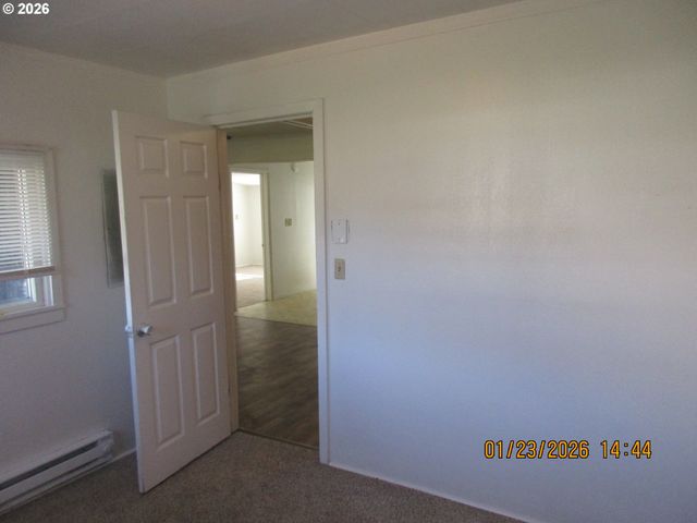 180 E SECOND Ave, Sutherlin, OR 97479