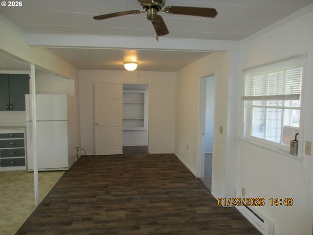 180 E SECOND Ave, Sutherlin, OR 97479