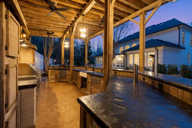 2183 S Berrys Chapel Rd, Franklin, TN 37069