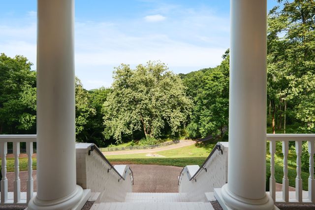2183 S Berrys Chapel Rd, Franklin, TN 37069