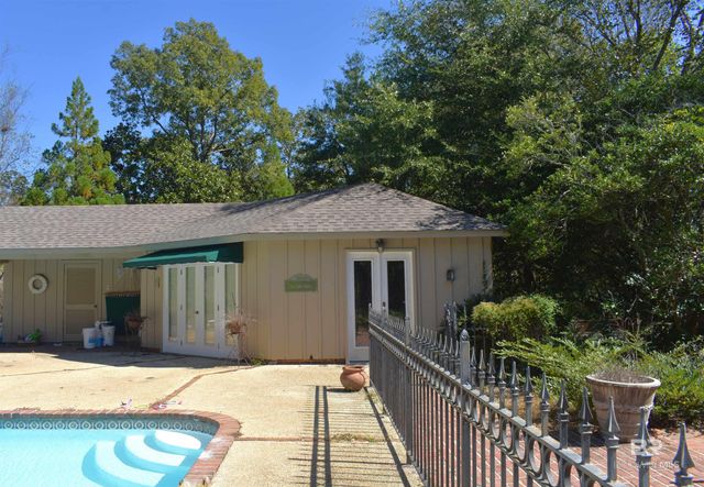 422 W Wiggins Street, Monroeville, AL 36460