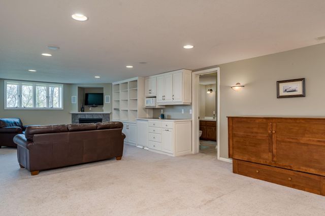 75 Telemark Drive, Mankato, MN 56001