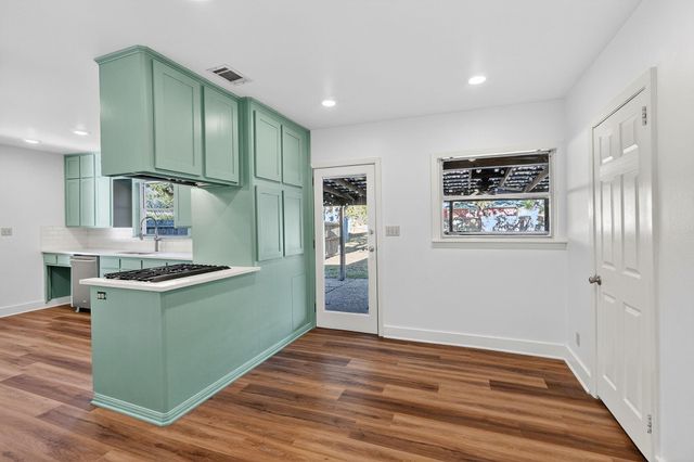 1006 Holt Street, College Station, TX 77840