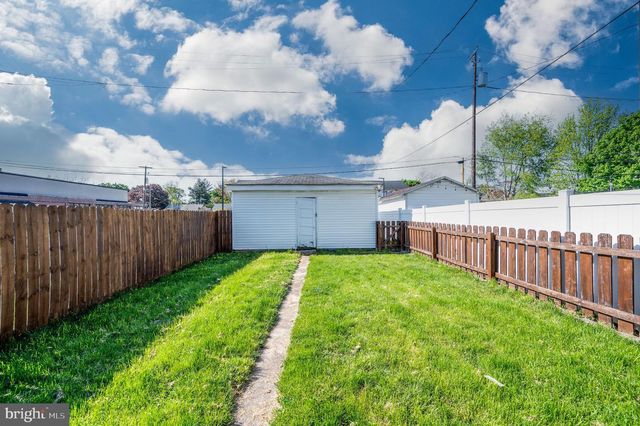 17 PENNSYLVANIA AVE, Shillington, PA 19607