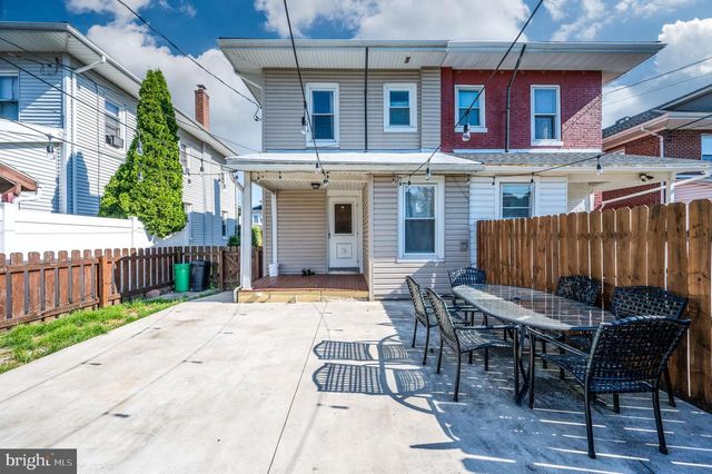 17 PENNSYLVANIA AVE, Shillington, PA 19607