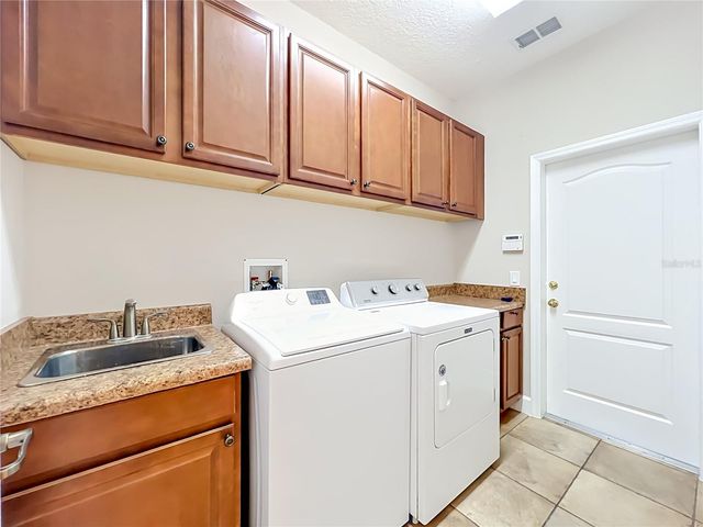 313 MUNSON HILLS COURT, Oviedo, FL 32765