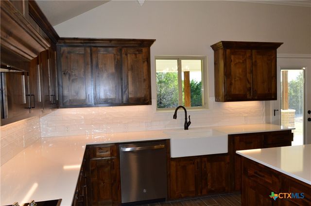 202 County Road 3154, Kempner, TX 76539