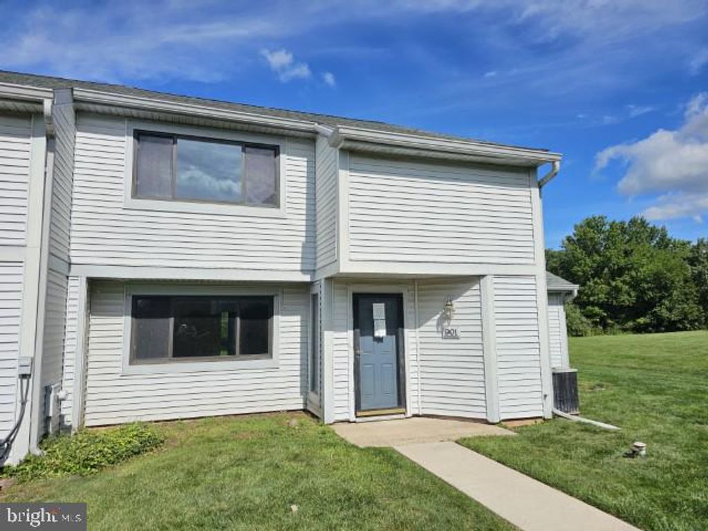 901 CONTINENTAL DR #CONDO 228, HARLEYSVILLE, PA 19438 — exterior