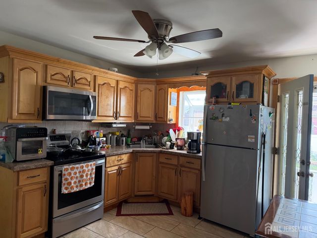22 Longview Avenue, Carteret, NJ 07008