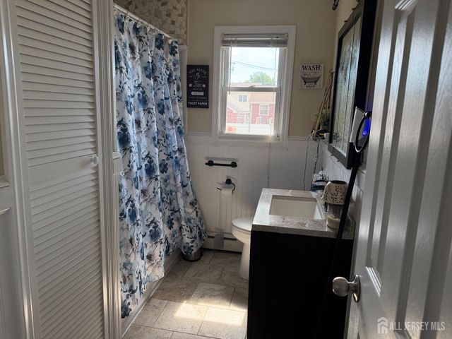 22 Longview Avenue, Carteret, NJ 07008