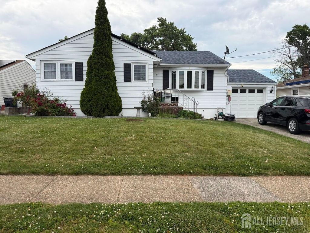 22 Longview Avenue, Carteret, NJ 07008
