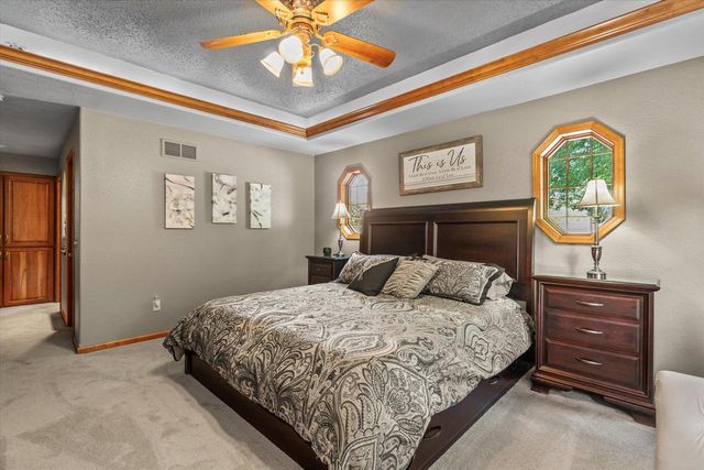 11221 W Drake LANE, Franklin, WI 53132