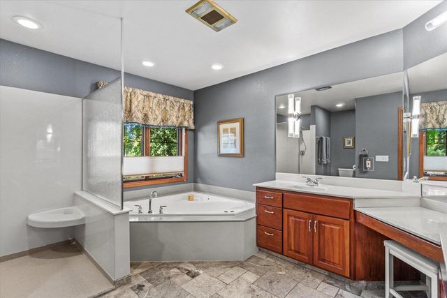11221 W Drake LANE, Franklin, WI 53132
